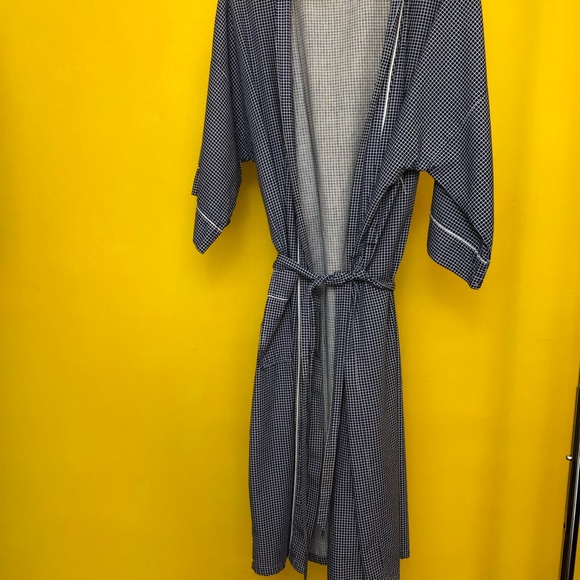 Robe - Picture 4 of 4